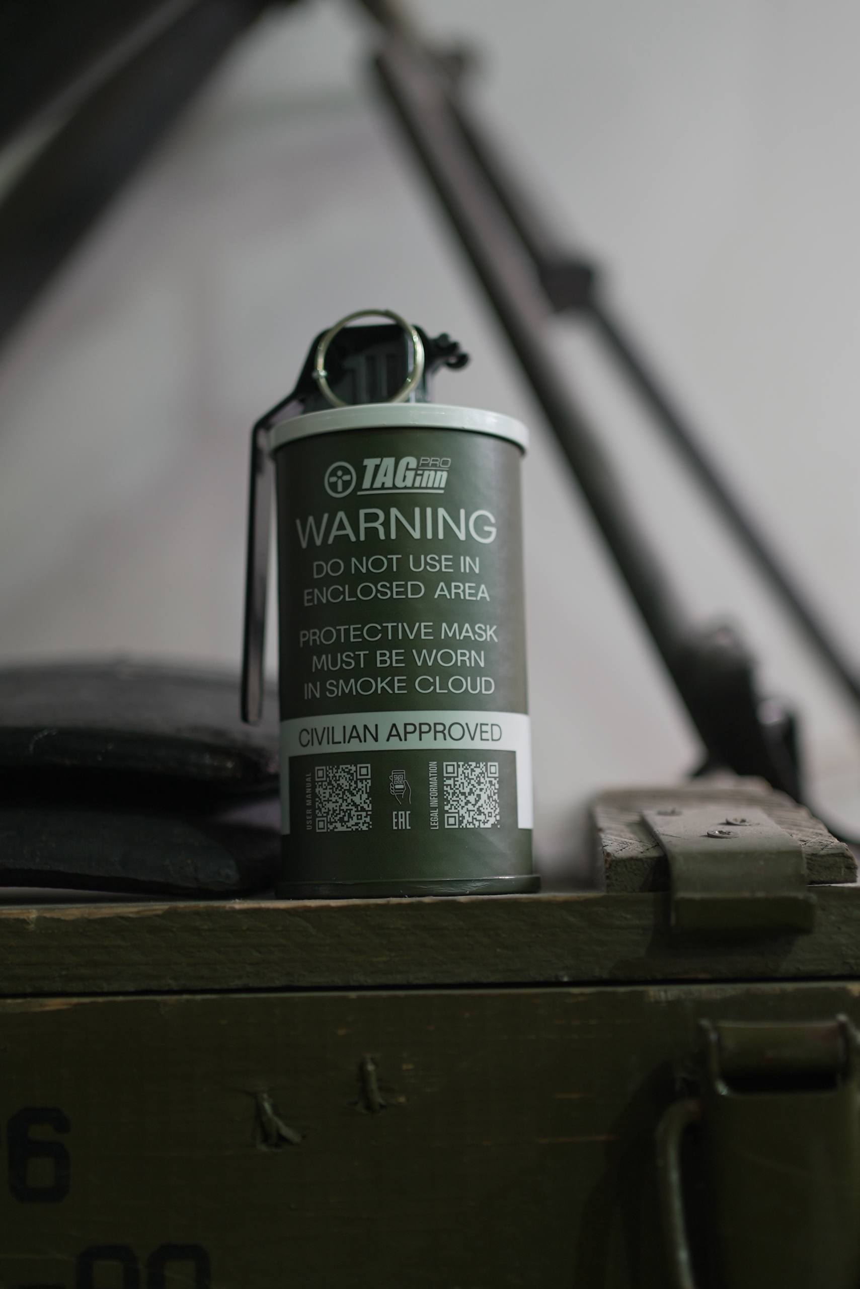 Фото похожей модели для «TAG-18 White, дымовая»