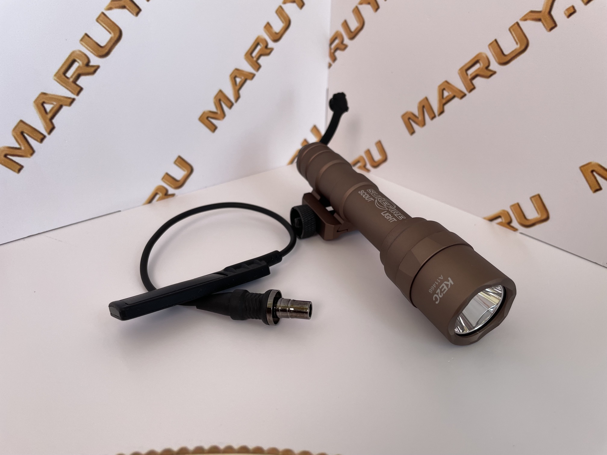 Фонарь Surefir M600 M600DE Mini Scout Light LED 280lumens